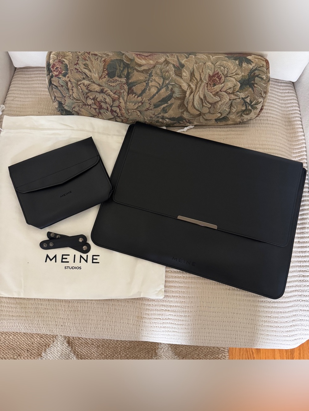 ERGO SLEEVE 4-in-1 Ergonomic Workstation Set - 17"